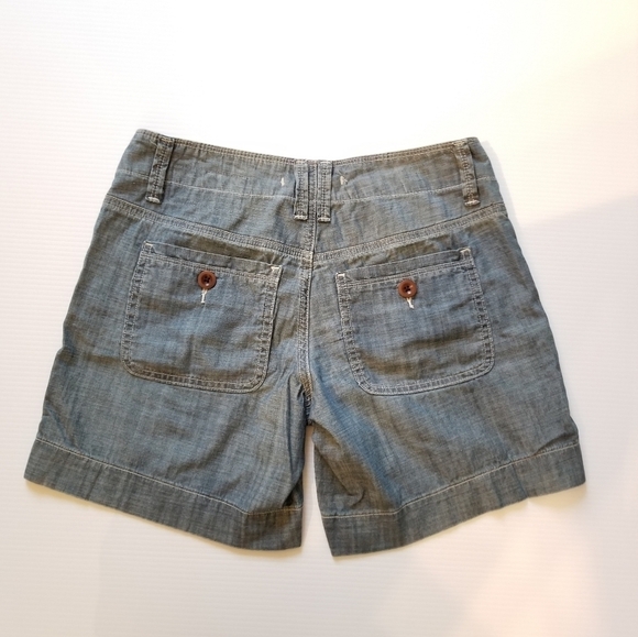 Gap Chambray 100% Cotton Mid Rise Shorts, size 0 - Picture 2 of 6